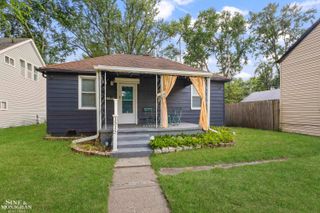 1312 E Harry Avenue, Hazel Park, MI 48030
