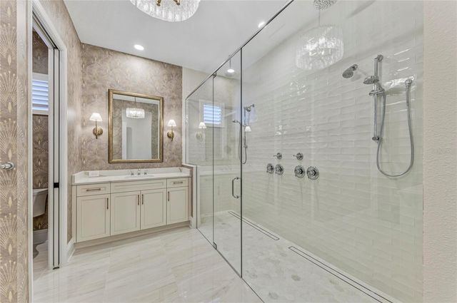 6221 ISLA DEL RAY AVENUE, Sarasota, FL 34240