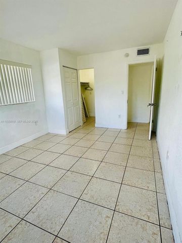 17101 NW 57th Ave 219, Miami Gardens, FL 33055