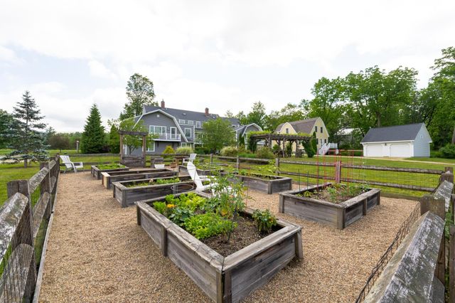 26 N Main St Unit 3, Mont Vernon, NH 03057