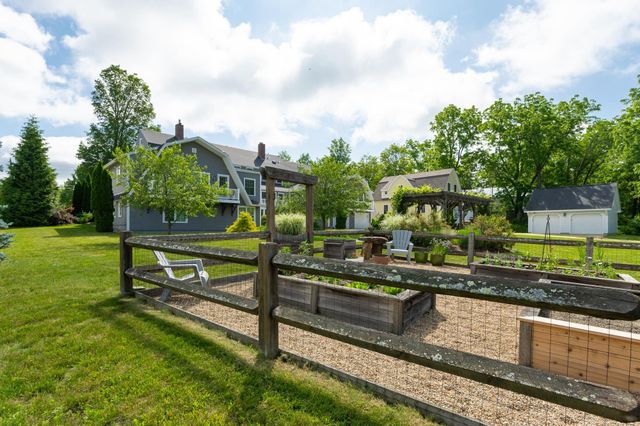 26 N Main St Unit 3, Mont Vernon, NH 03057