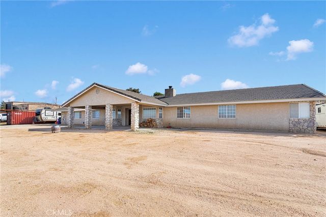 25733 Roundup Way, Apple Valley, CA 92308
