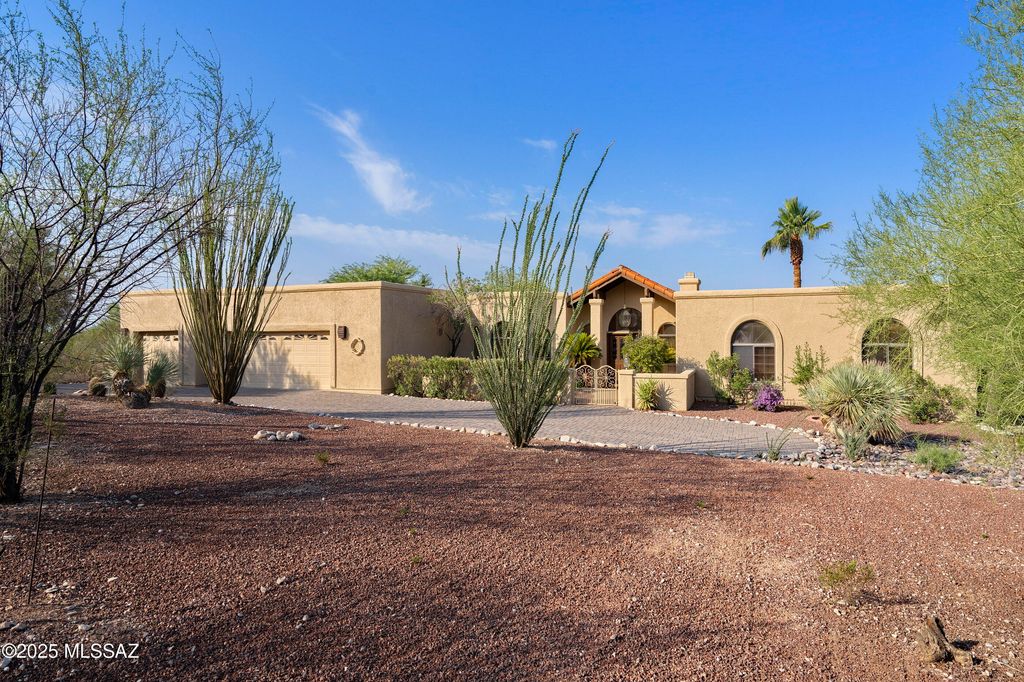 2374 E Calle Los Altos, Tucson, AZ 85718