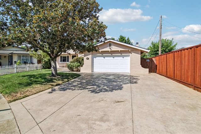 8135 Las Animas Court, Gilroy, CA 95020