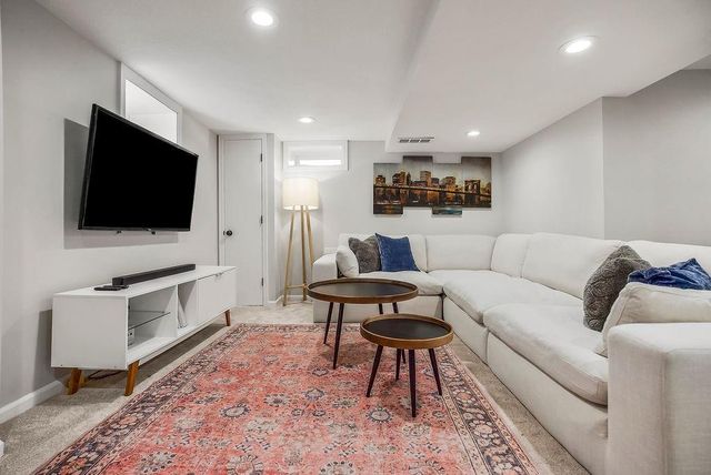 7115 Roe Avenue, Prairie Village, KS 66208