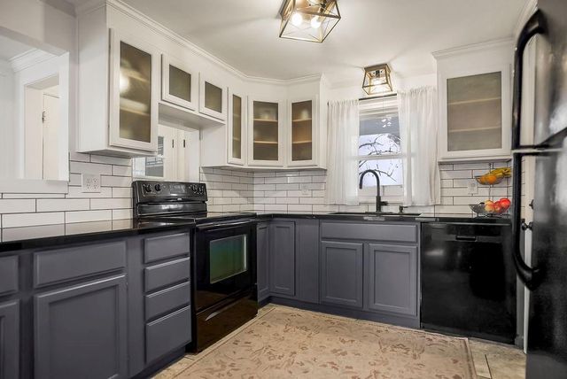 7115 Roe Avenue, Prairie Village, KS 66208