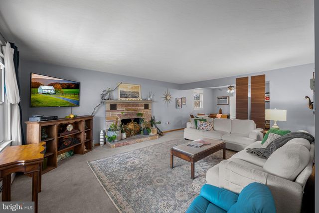 107 CHURCH ST, Seven Valleys, PA 17360