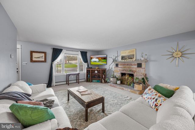 107 CHURCH ST, Seven Valleys, PA 17360