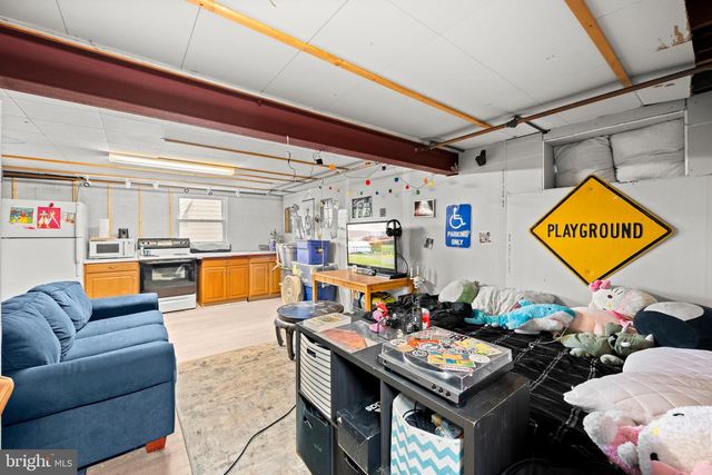 107 CHURCH ST, Seven Valleys, PA 17360