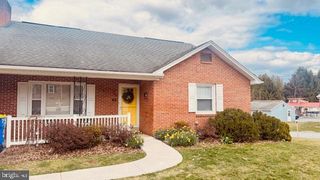 107 CHURCH ST, Seven Valleys, PA 17360