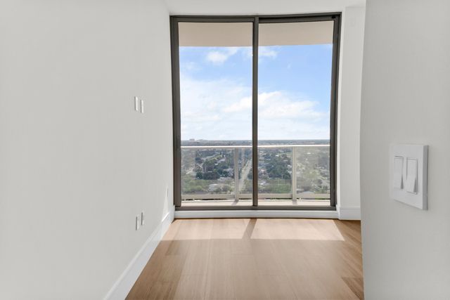 220 Lake Shore Drive 1908, Lake Park, FL 33403