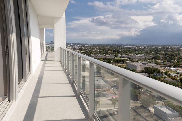 220 Lake Shore Drive 1908, Lake Park, FL 33403