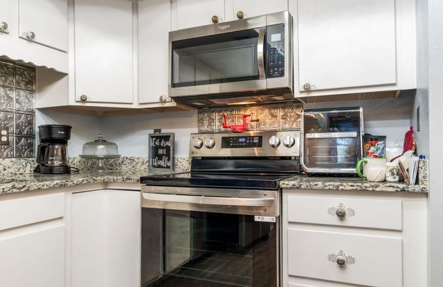 805 Country Club Drive SE APT 1G, Rio Rancho, NM 87124