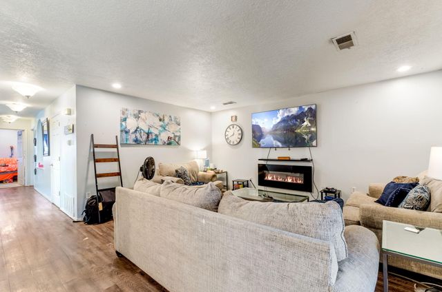 805 Country Club Drive SE APT 1G, Rio Rancho, NM 87124