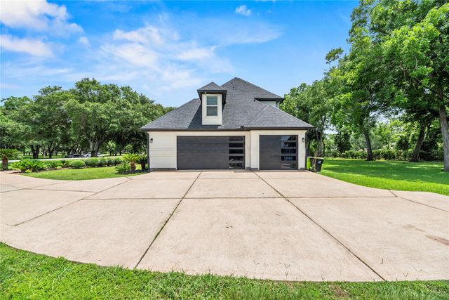 23 Westpoint Drive, Missouri City, TX 77459