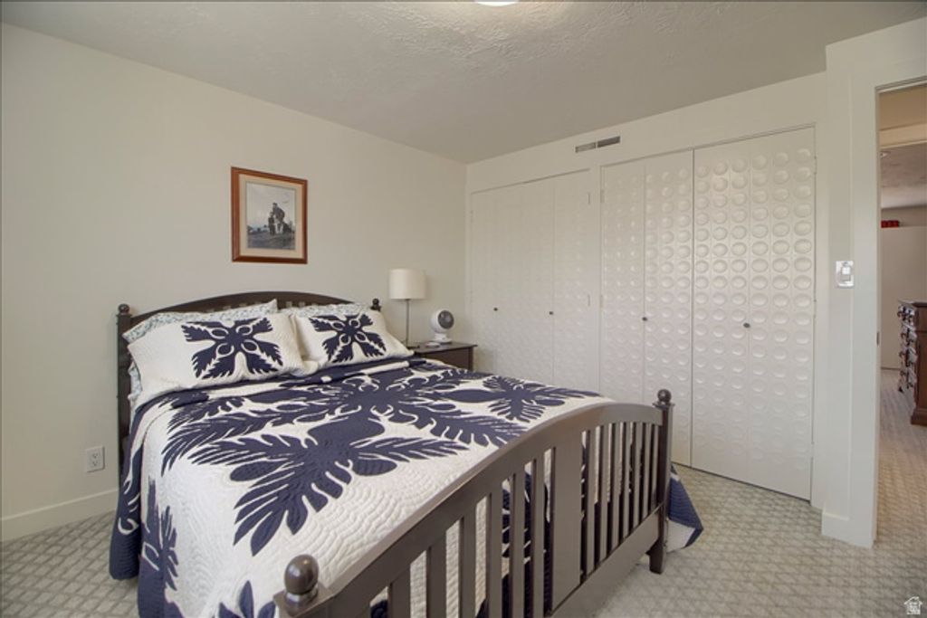 Image 17 of property listing at 674 N OAKLEY ST #F102, Salt Lake City, UT 84116