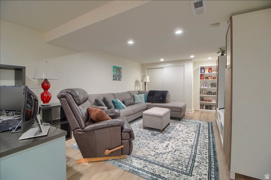 Image 19 of property listing at 674 N OAKLEY ST #F102, Salt Lake City, UT 84116