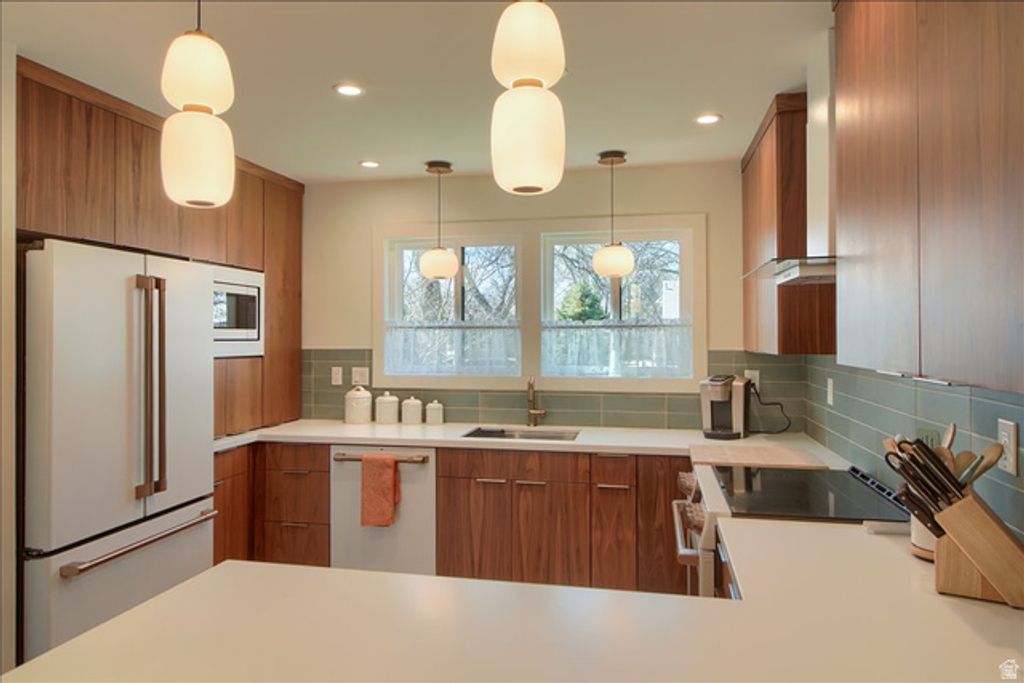 Image 5 of property listing at 674 N OAKLEY ST #F102, Salt Lake City, UT 84116