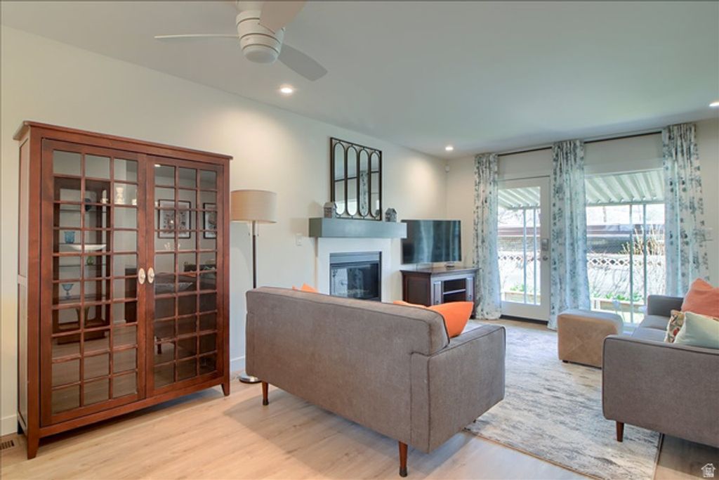 Image 8 of property listing at 674 N OAKLEY ST #F102, Salt Lake City, UT 84116