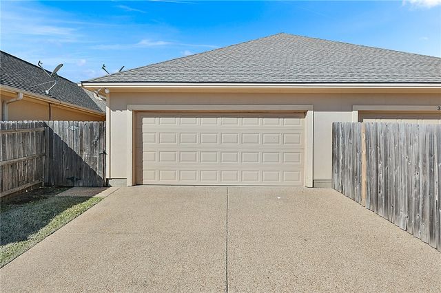 3802 Blackhawk Lane, College Station, TX 77845