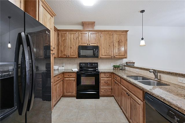 3802 Blackhawk Lane, College Station, TX 77845