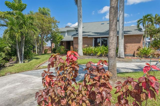 769 KINGSTON COURT, Apollo Beach, FL 33572