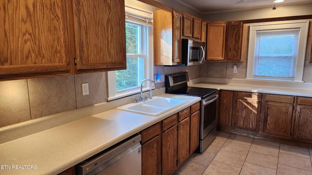 3906 Holston Hills Rd, Knoxville, TN 37914