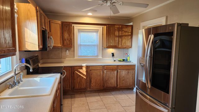 3906 Holston Hills Rd, Knoxville, TN 37914