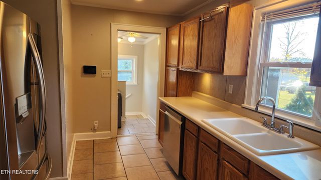 3906 Holston Hills Rd, Knoxville, TN 37914