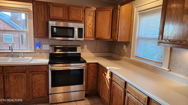 3906 Holston Hills Rd, Knoxville, TN 37914