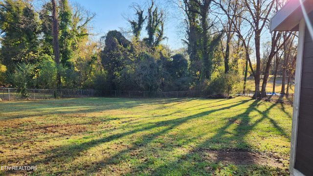 3906 Holston Hills Rd, Knoxville, TN 37914