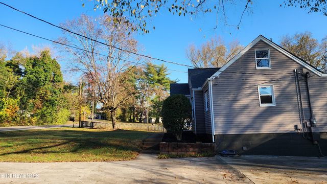 3906 Holston Hills Rd, Knoxville, TN 37914