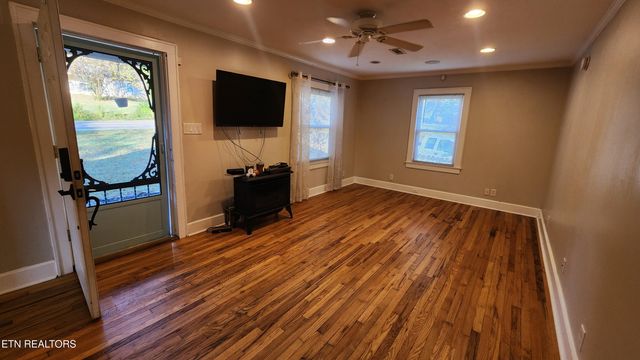 3906 Holston Hills Rd, Knoxville, TN 37914