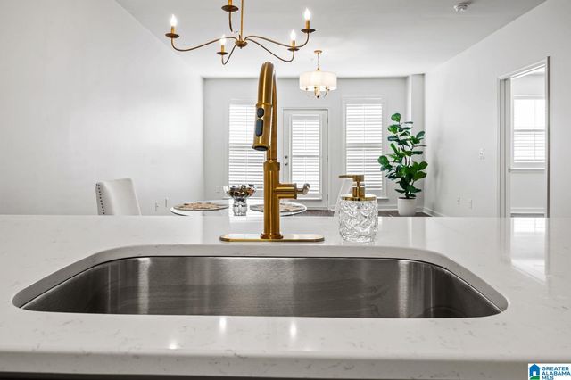 401 20th St S Apt 302, Birmingham, AL 35233