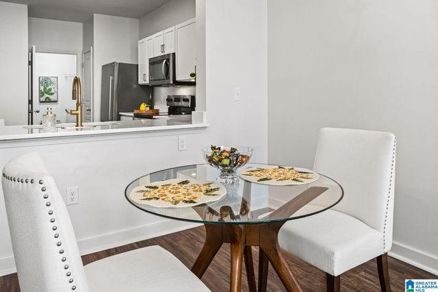 401 20th St S Apt 302, Birmingham, AL 35233