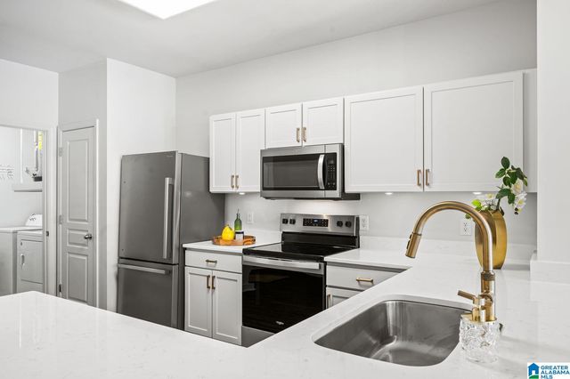 401 20th St S Apt 302, Birmingham, AL 35233