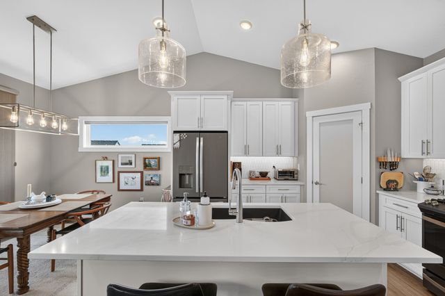 9639 Watermeadow Circle, Johnston, IA 50131