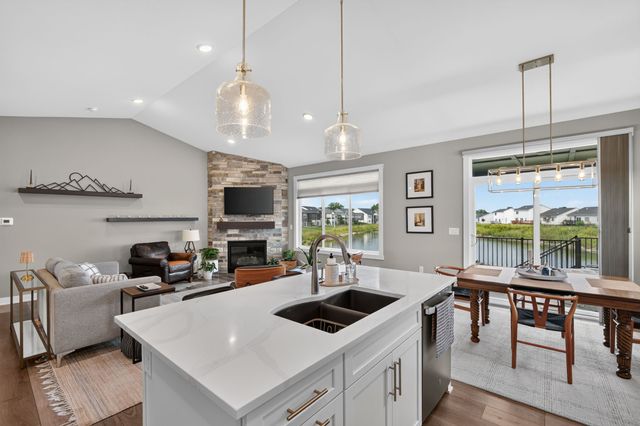 9639 Watermeadow Circle, Johnston, IA 50131