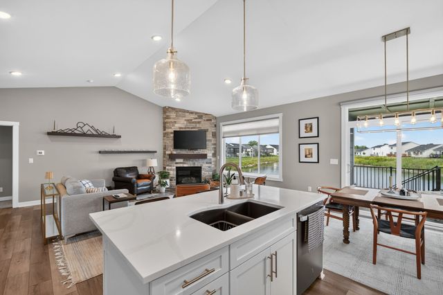 9639 Watermeadow Circle, Johnston, IA 50131