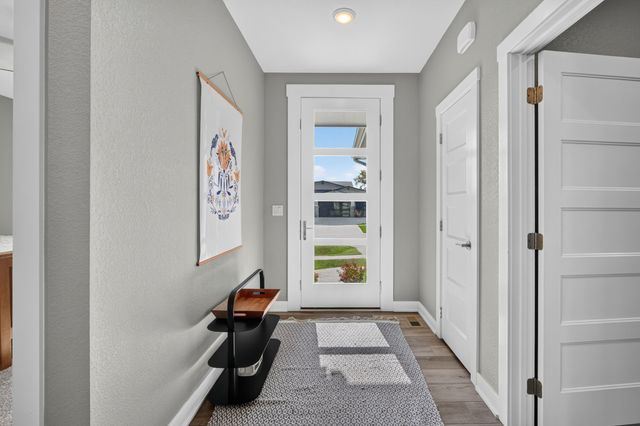 9639 Watermeadow Circle, Johnston, IA 50131