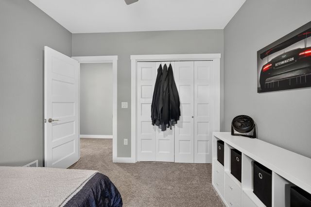 9639 Watermeadow Circle, Johnston, IA 50131