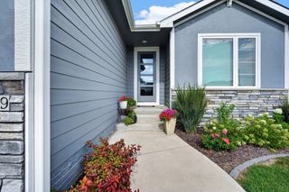 9639 Watermeadow Circle, Johnston, IA 50131