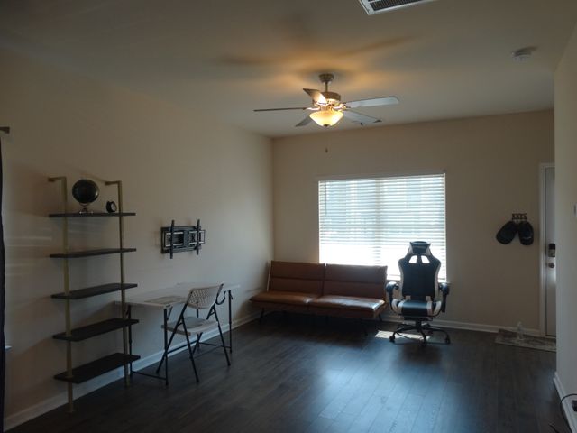 4053 Cody Dr, La Vergne, TN 37086