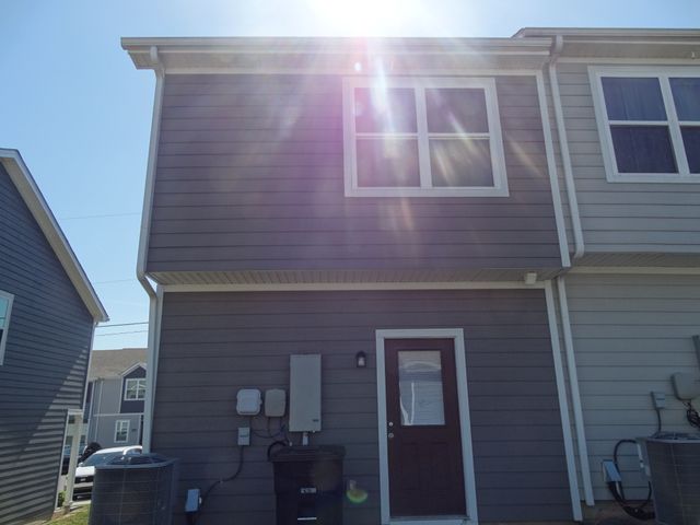 4053 Cody Dr, La Vergne, TN 37086