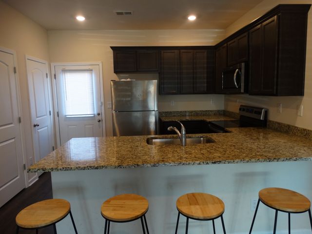 4053 Cody Dr, La Vergne, TN 37086