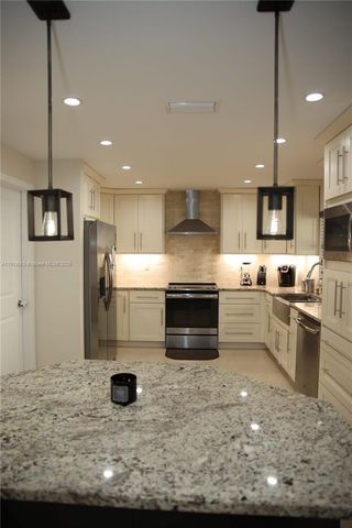 9828 NW 2nd St, Plantation, FL 33324