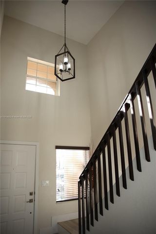 9828 NW 2nd St, Plantation, FL 33324