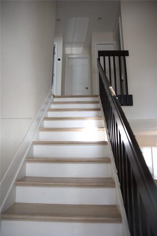 9828 NW 2nd St, Plantation, FL 33324