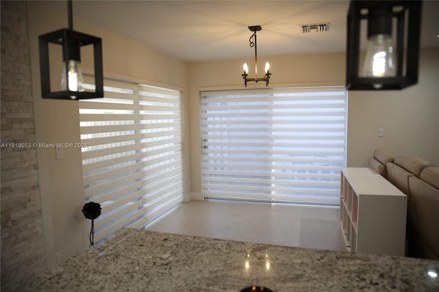 9828 NW 2nd St, Plantation, FL 33324