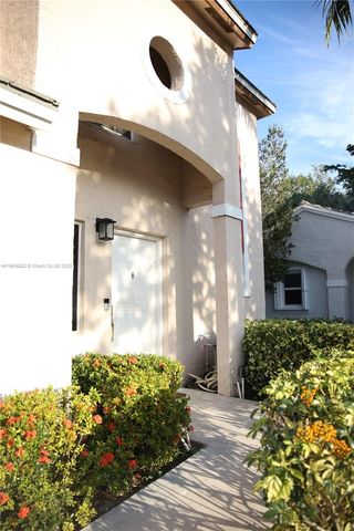 9828 NW 2nd St, Plantation, FL 33324